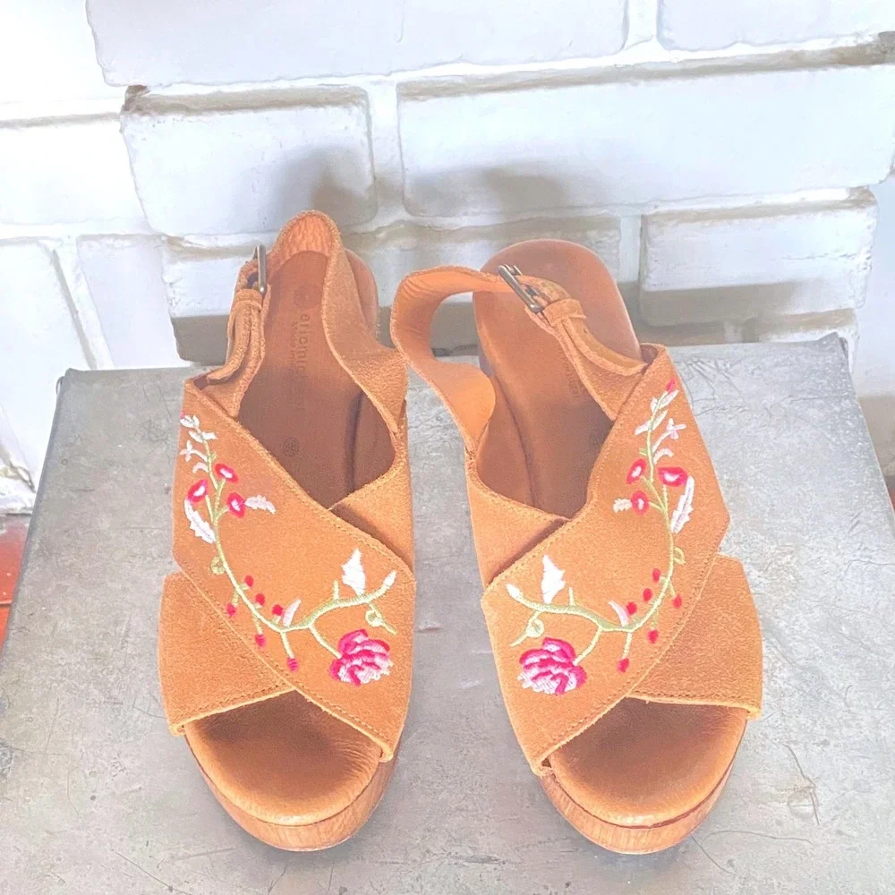 Eric Michael Embroidered Wooden Platform Sandals 36 5.5 Floral Scandinavian Boho